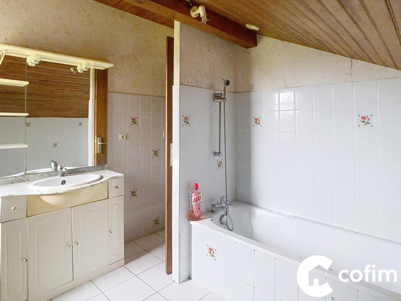 Maison traditionnelle - 176 m² - 7 pièces