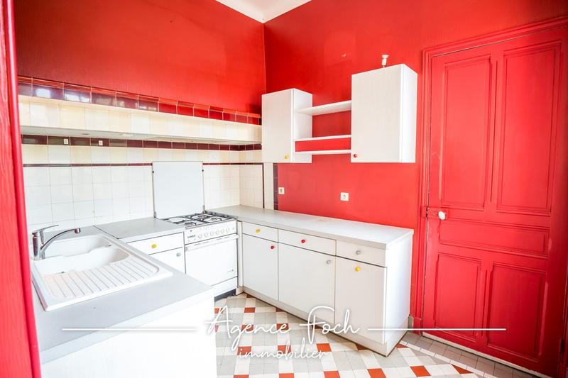 Maison - 245 m² - 10 pièces