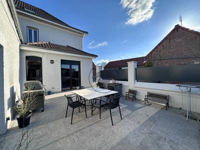 Maison - 277 m² - 8 pièces