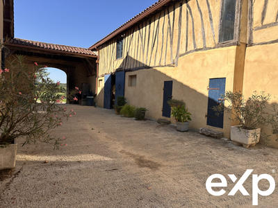 Maison - 375 m² - 17 pièces