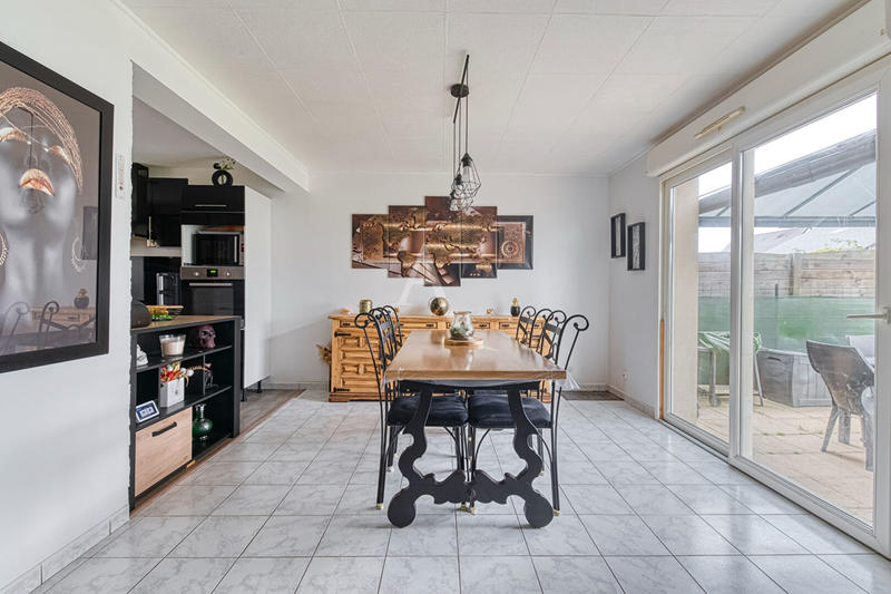 Maison - 96 m² - 6 pièces