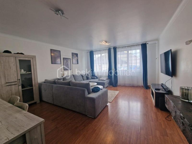 Maison - 271 m² - 9 pièces