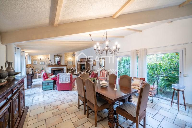 Maison - 240 m² - 6 pièces