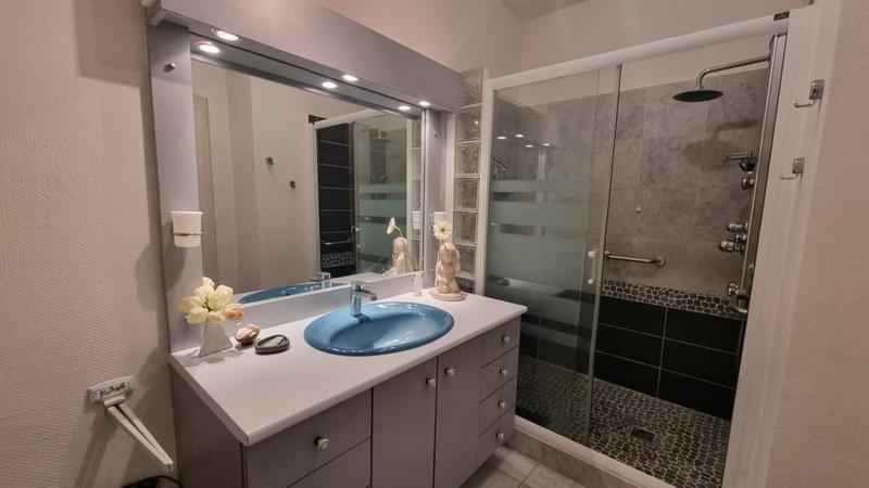 Appartement - 100 m² - 4 pièces