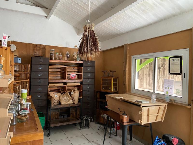 Local commercial - 685 m²