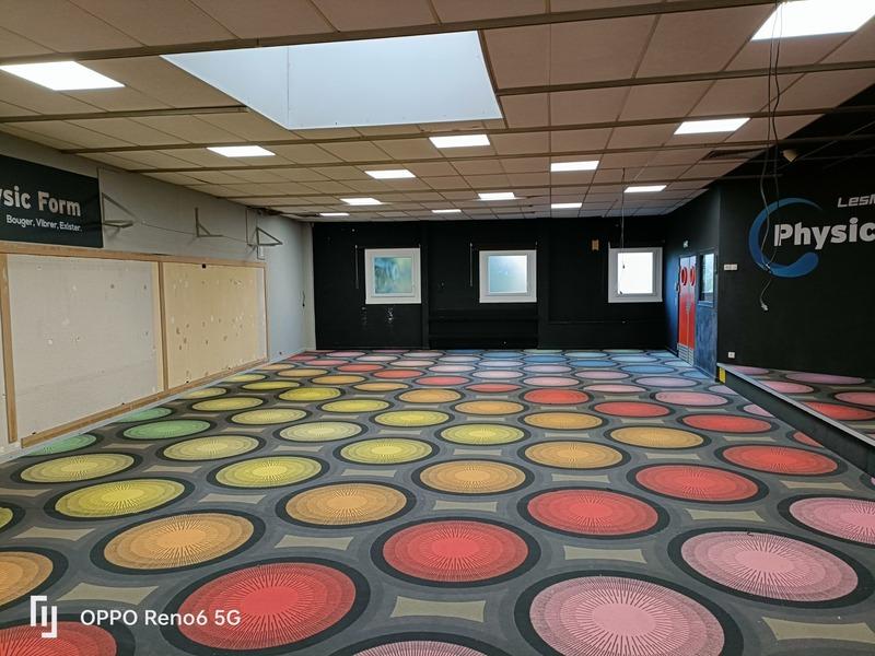 Local commercial - 700 m² - 5 pièces