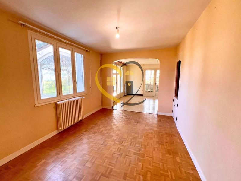 Maison - 205 m² - 8 pièces