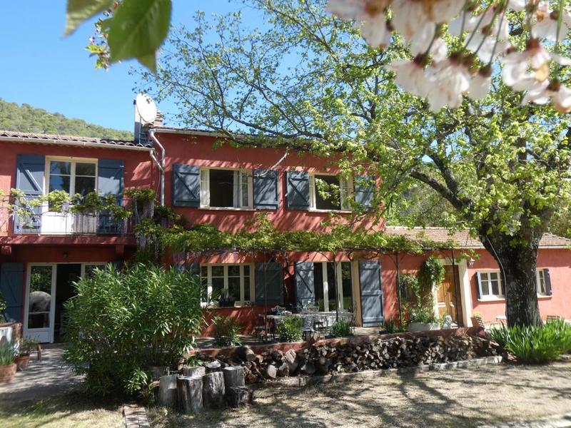 Villa - 305 m² - 9 pièces