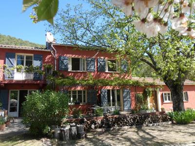 Villa - 305 m² - 9 pièces