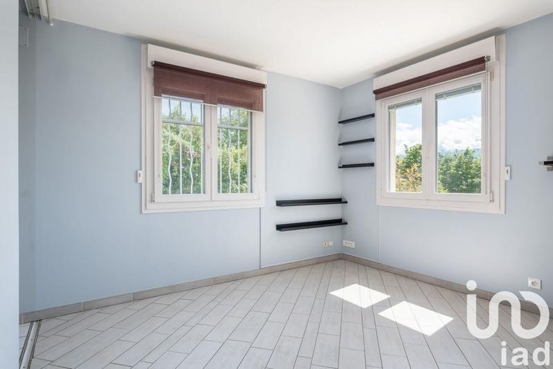 Maison - 222 m² - 7 pièces