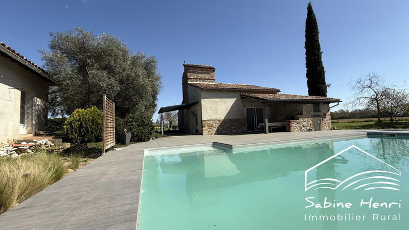 Maison - 354 m² - 10 pièces