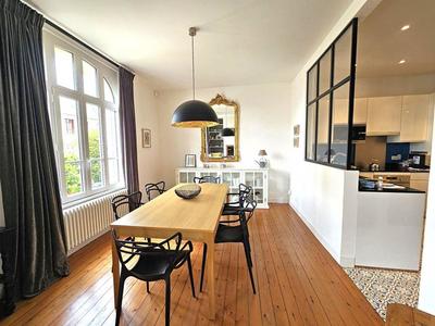 Maison - 170 m² - 9 pièces