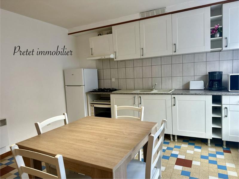 Maison - 305 m² - 15 pièces