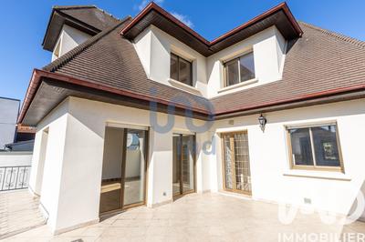 Maison - 180 m² - 6 pièces