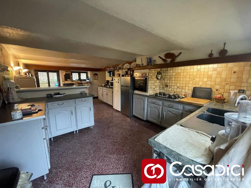 Maison - 183 m² - 5 pièces