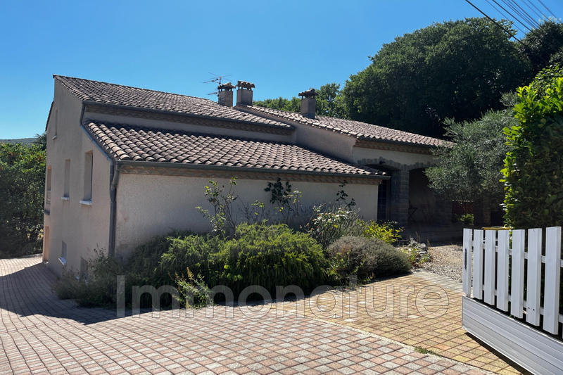 Villa - 251 m² - 2 pièces