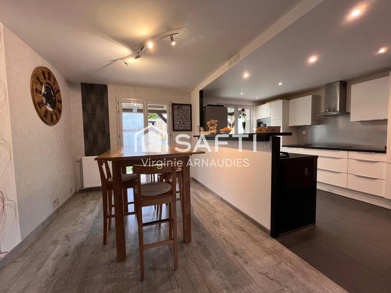 Maison - 143 m² - 8 pièces