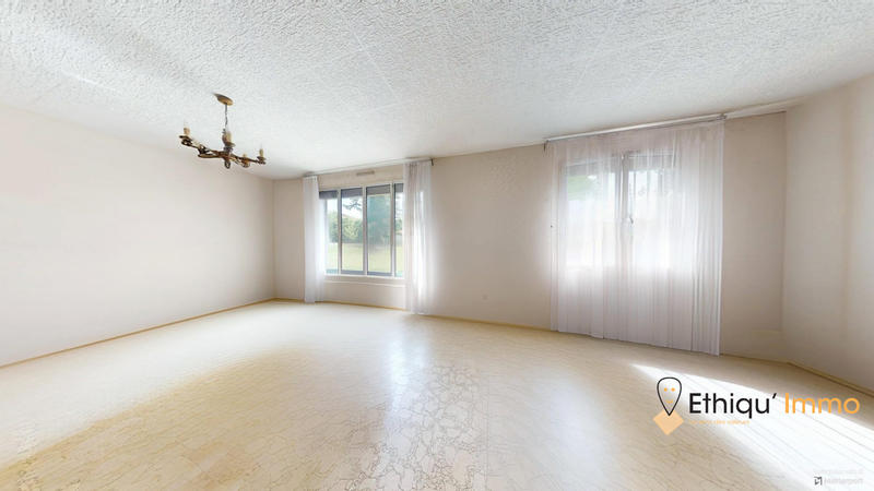 Maison - 99 m² - 6 pièces