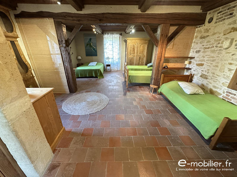 Maison contemporaine - 303 m² - 9 pièces