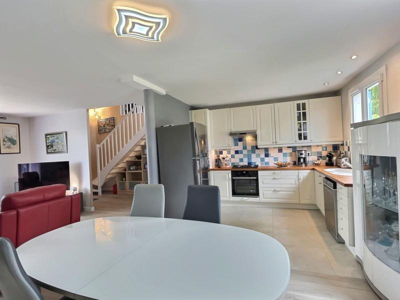 Maison - 115 m² - 6 pièces