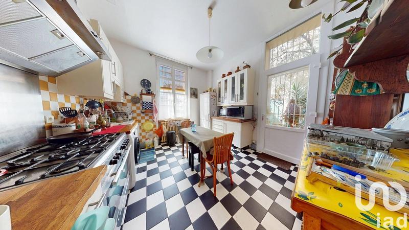 Maison - 328 m² - 10 pièces