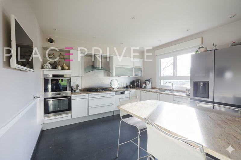 Maison - 295 m² - 7 pièces