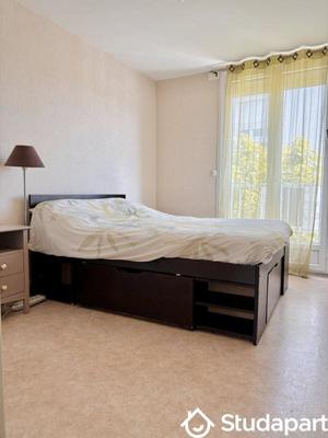 Chambre - 10 m² - 1 pièce