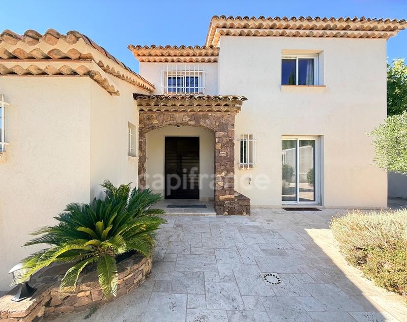 Maison - 315 m² - 11 pièces