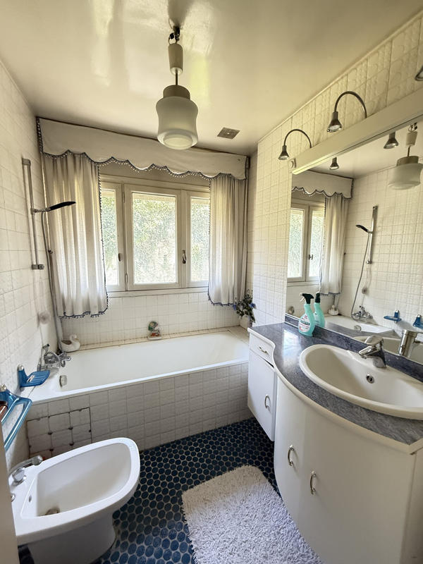 Maison - 216 m² - 6 pièces