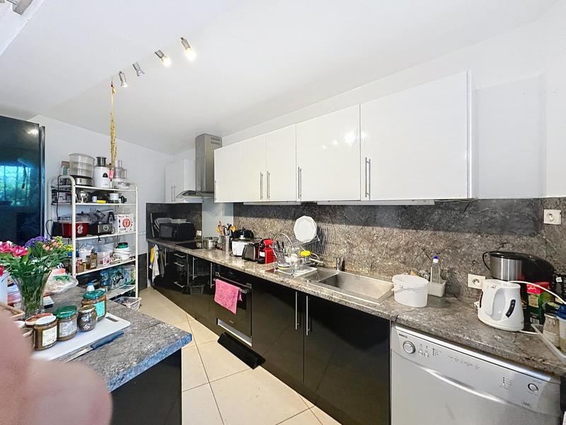 Maison - 214 m² - 8 pièces