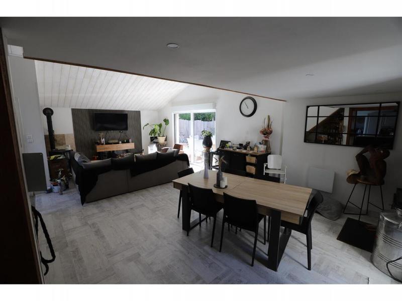 Maison - 122 m² - 8 pièces