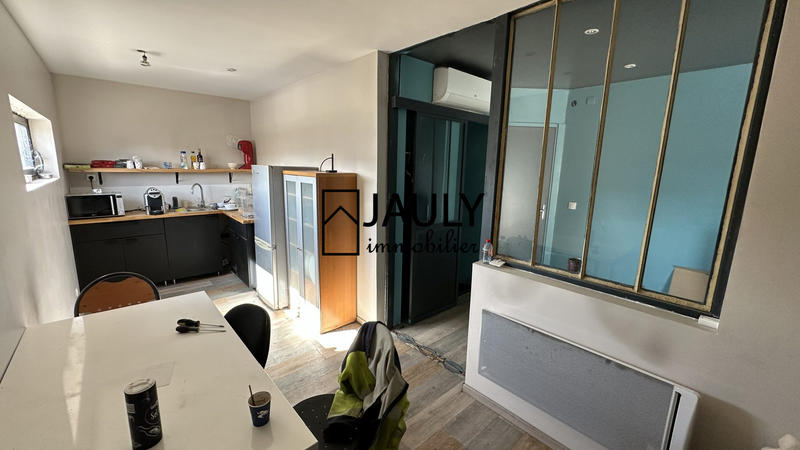 Local commercial - 679 m²