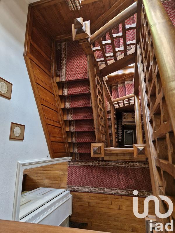 Maison - 270 m² - 16 pièces