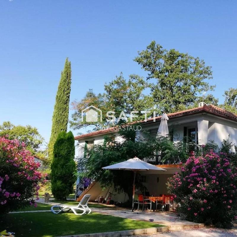 Maison - 399 m² - 20 pièces