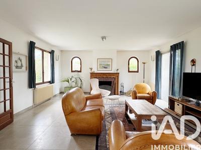 Maison - 230 m² - 9 pièces