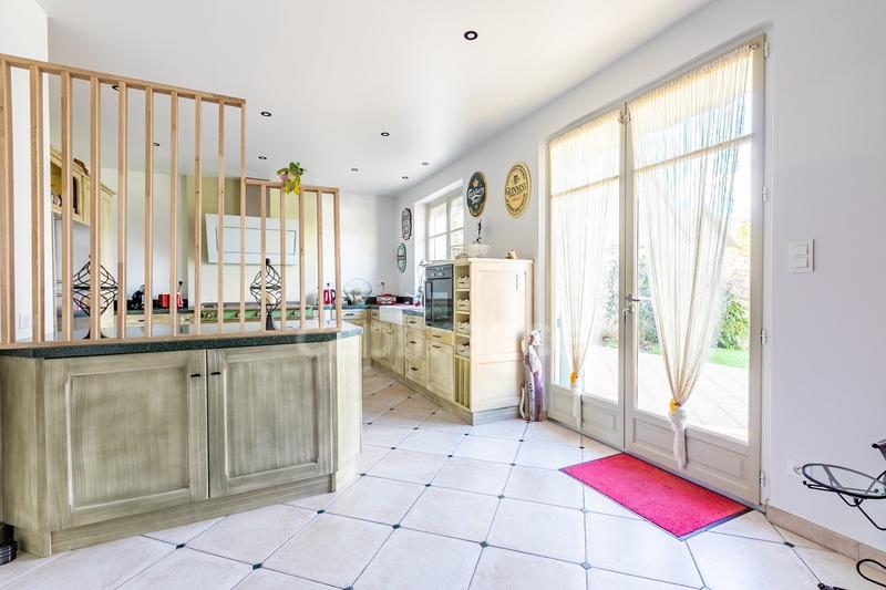 Maison - 270 m² - 8 pièces