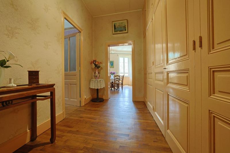 Maison de village - 257 m² - 9 pièces