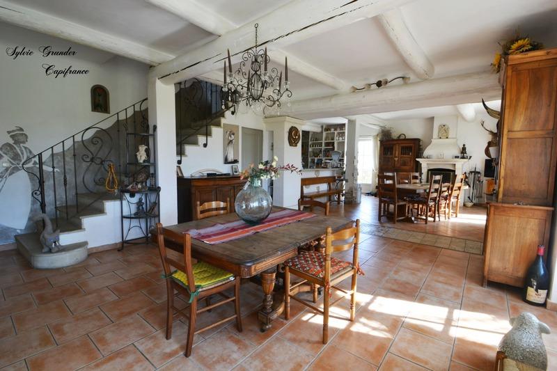 Mas - 455 m² - 15 pièces