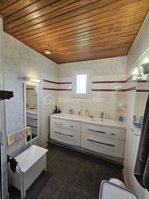 Maison traditionnelle - 105 m² - 4 pièces