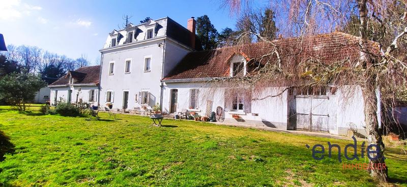 Maison - 294 m² - 12 pièces