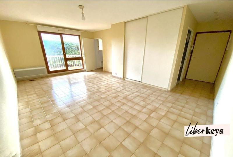 Studio - 30 m² - 1 pièce