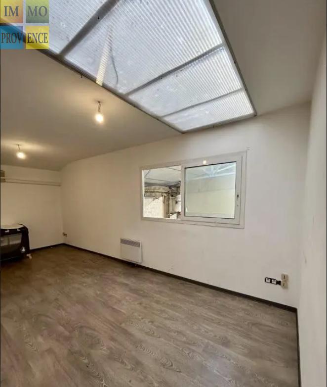 Entrepôt - 170 m²