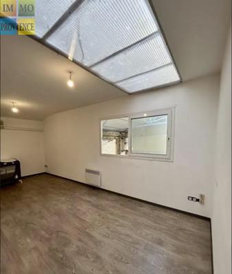 Entrepôt - 170 m²