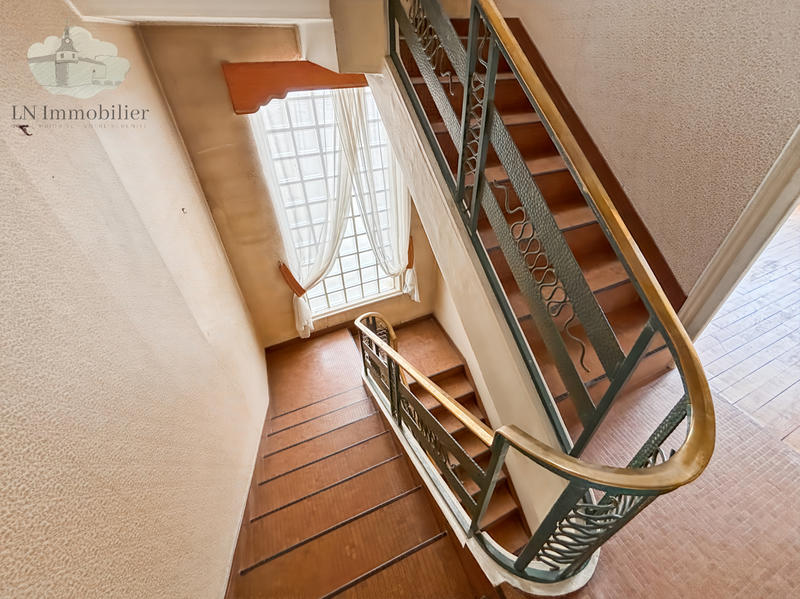 Maison - 189 m² - 9 pièces