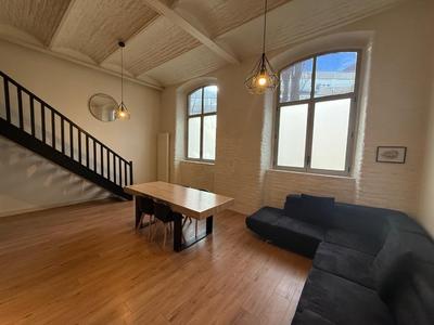 Loft - 82 m² - 2 pièces
