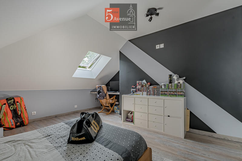 Maison - 450 m² - 9 pièces