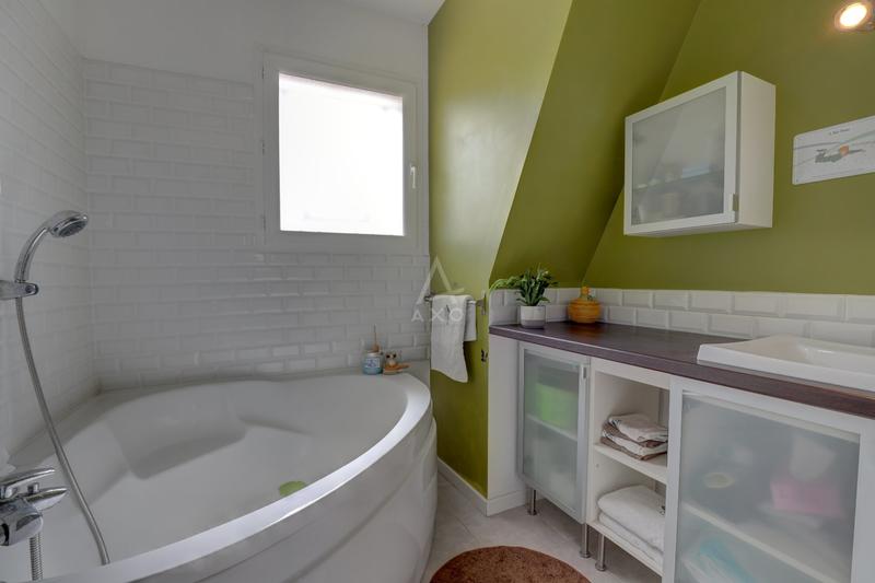 Maison - 174 m² - 7 pièces