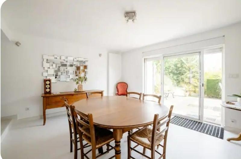 Maison de ville - 200 m² - 9 pièces