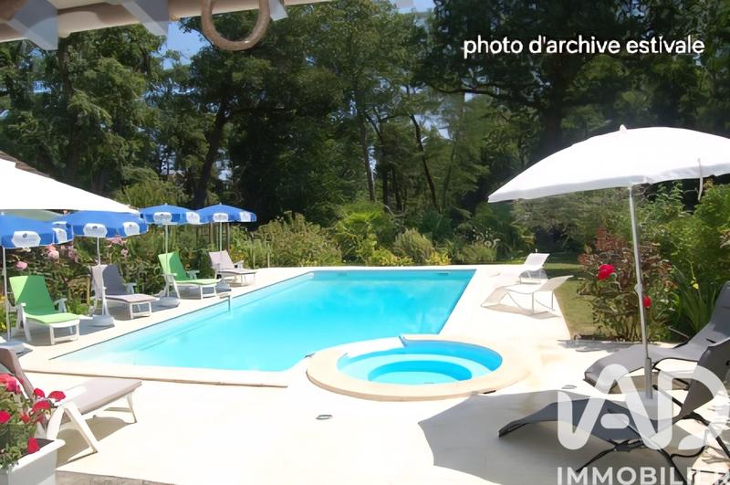 Maison - 436 m² - 9 pièces