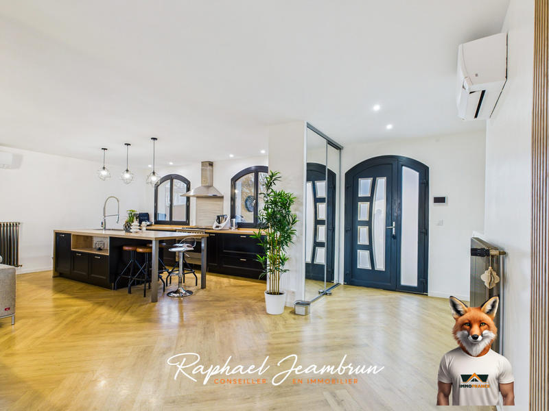 Maison - 151 m² - 6 pièces